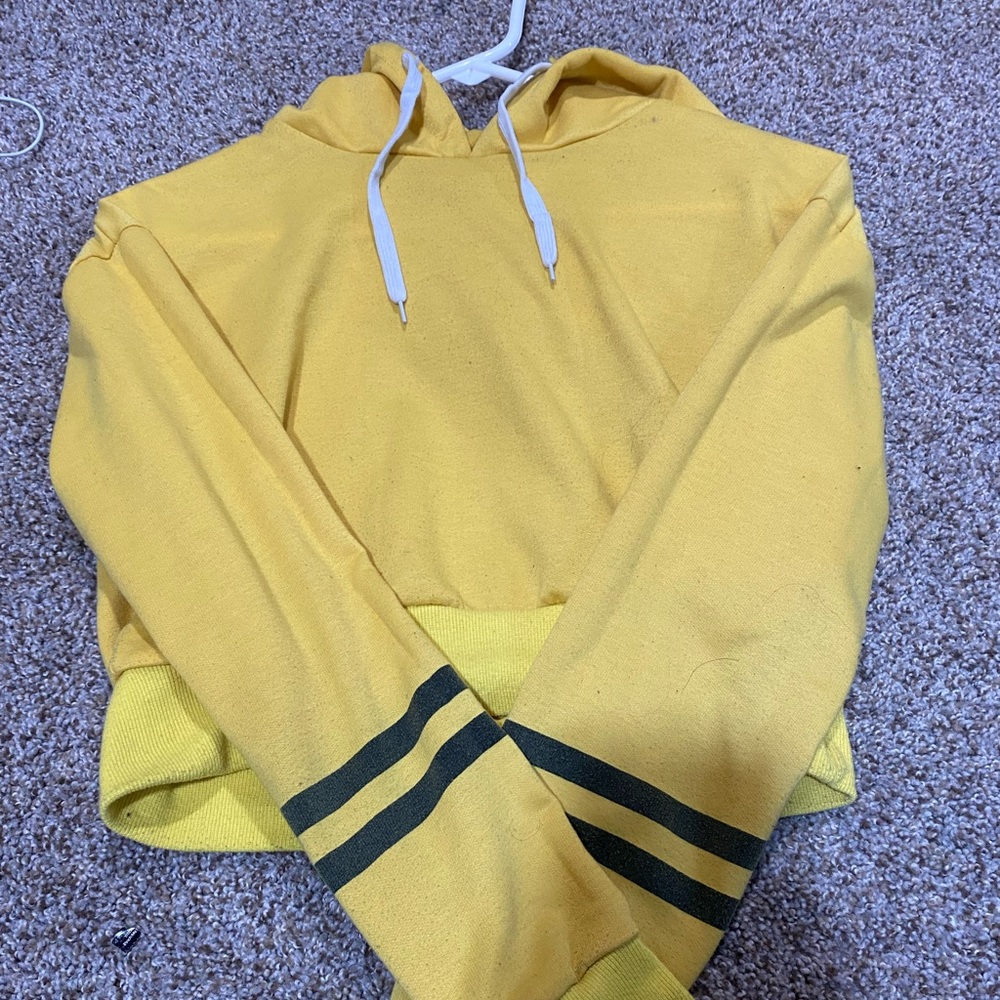 Cropped yellow striped hoodie.
